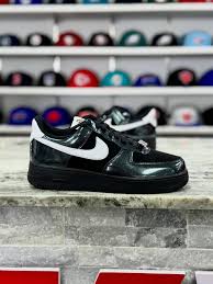 Retro & Low-Profile silhouettes