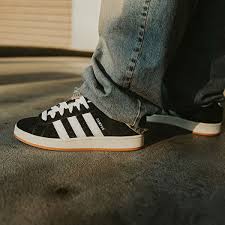 Retro & Low-Profile silhouettes