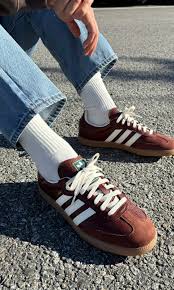 Retro & Low-Profile silhouettes